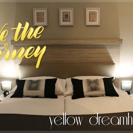 Yellow Dreamhouse Постойна Екстериор снимка