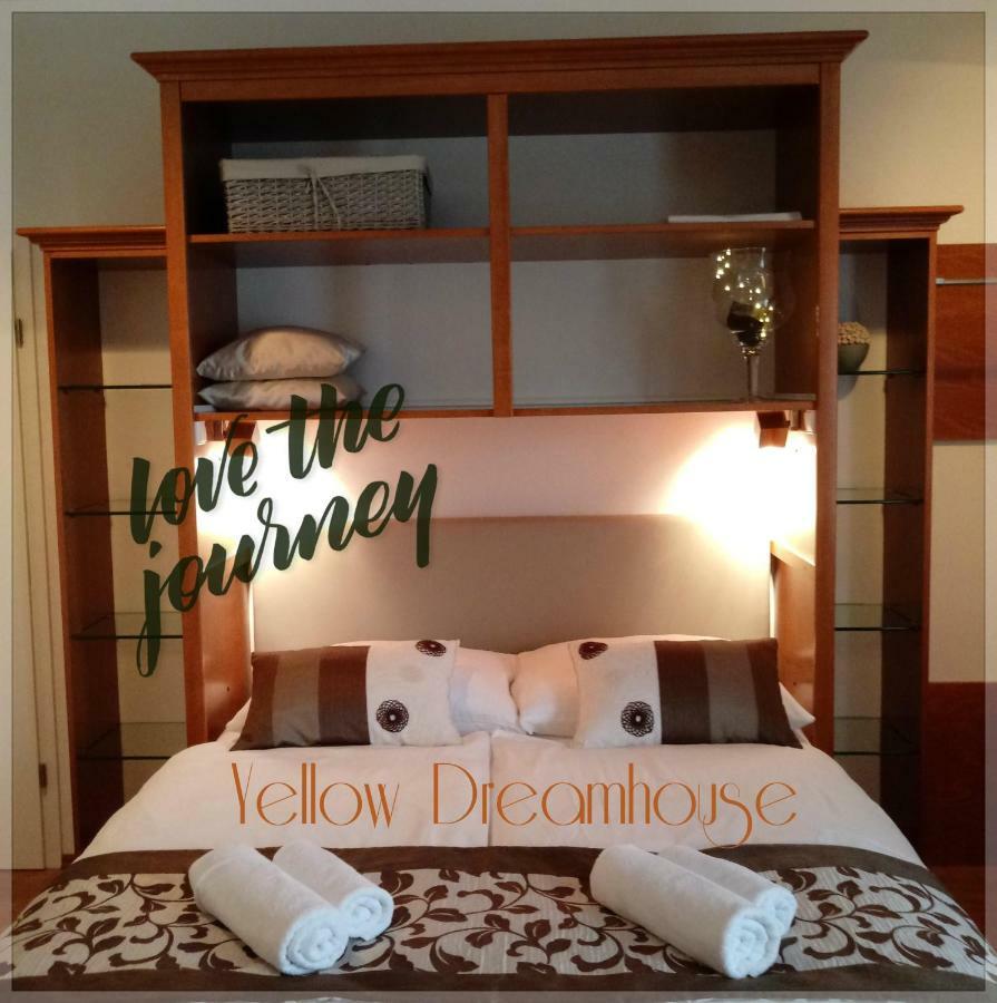 Yellow Dreamhouse Постойна Екстериор снимка